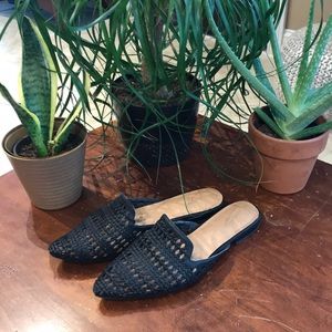 Universal Threads Black Mules